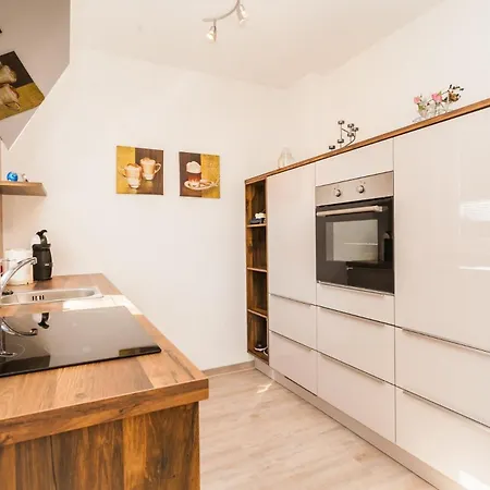 Lindenstrasse 43 2 *